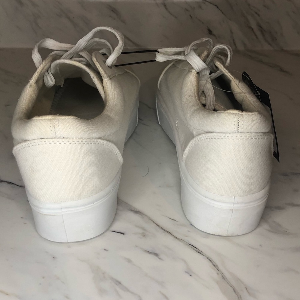 NWT Platform Sneakers - Memory Foam - White - Size 8 - Picture 8 of 9